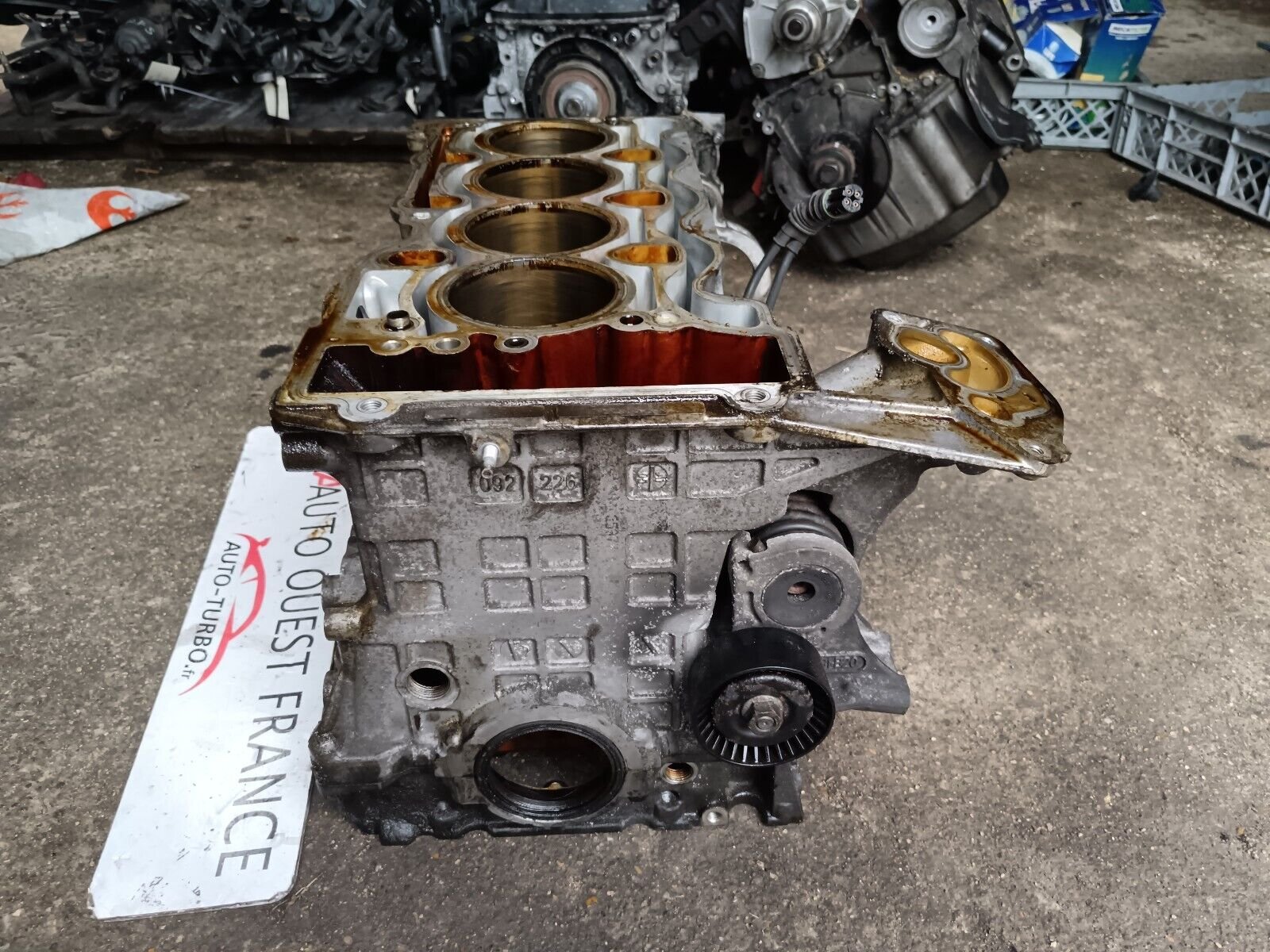 BLOC MOTEUR BMW SERIE 1 120i REFERENCE: 7558266
