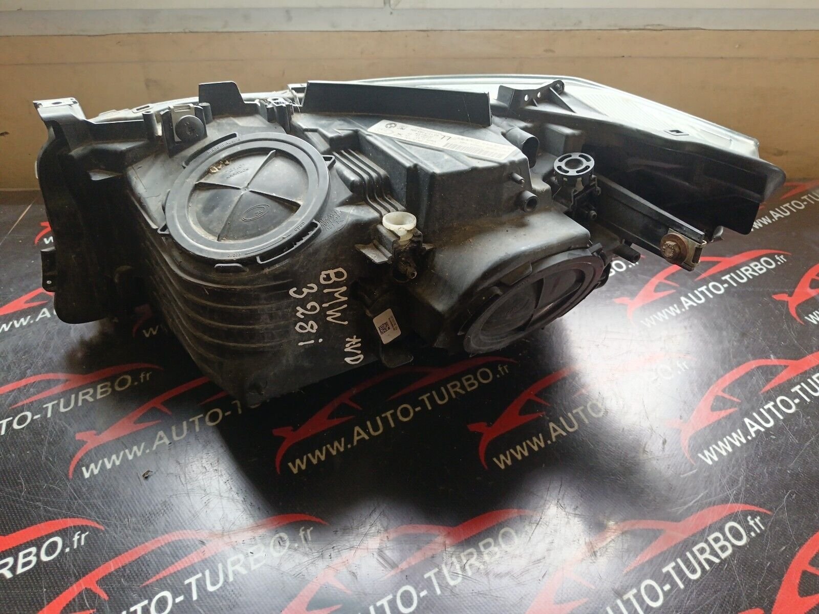 PHARE PROJECTEUR AVANT DROIT BMW 328i GT REFERENCE: 63.11-7285694