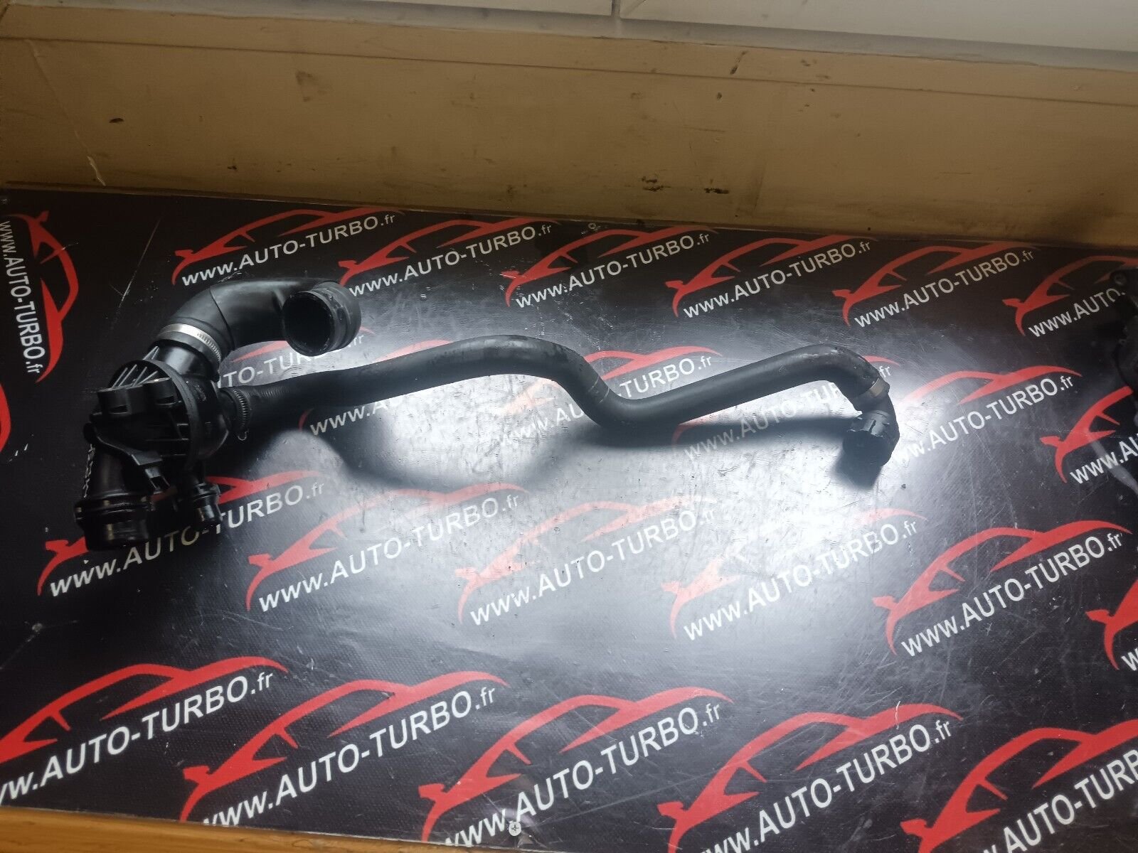 BOITIER DE THERMOSTAT D'EAU BMW SERIE 1 120i REFERENCE: 7552403