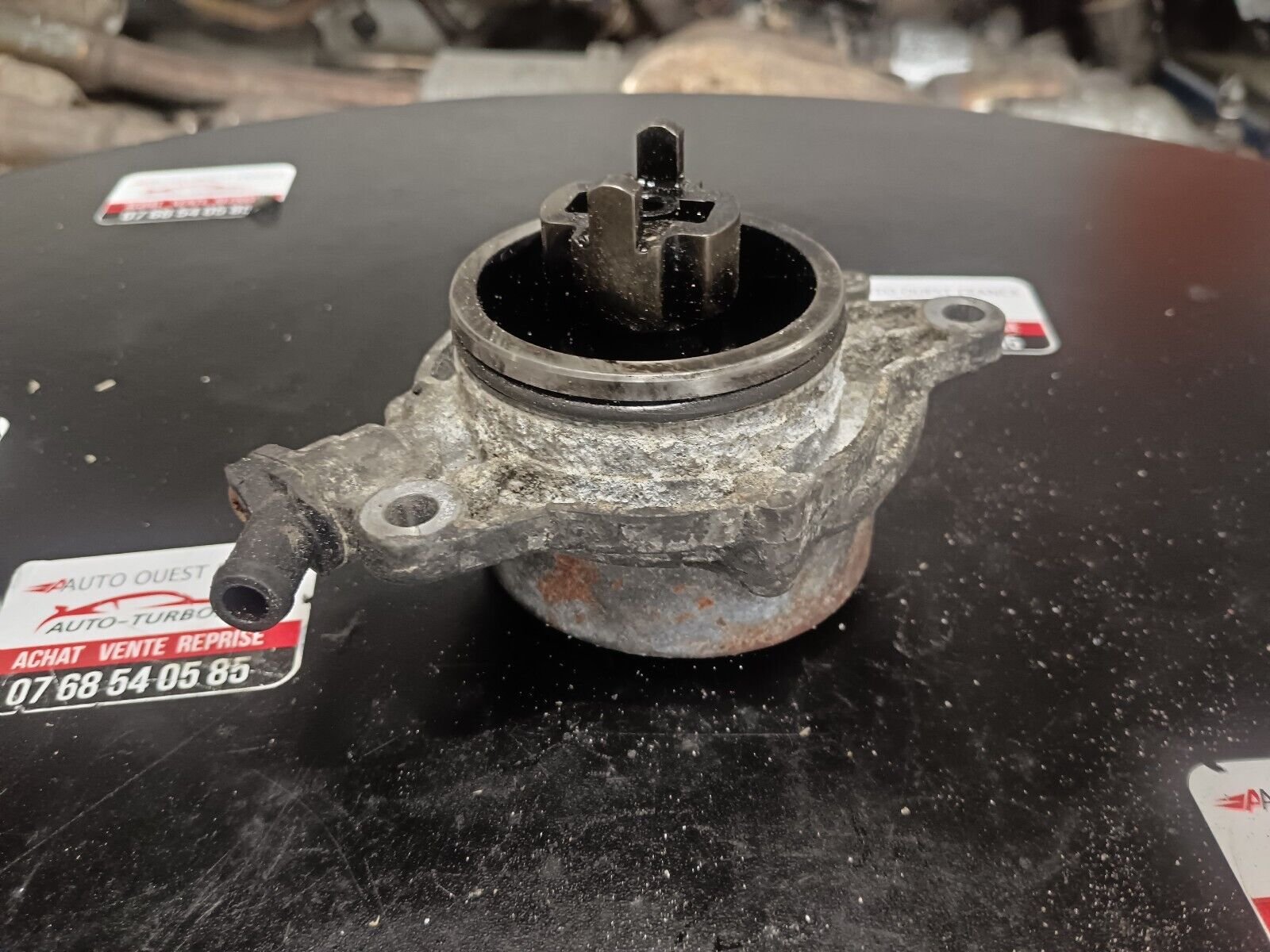 POMPE A VIDE FREINAGE BMW 525D E60 REFERENCE: 7558344