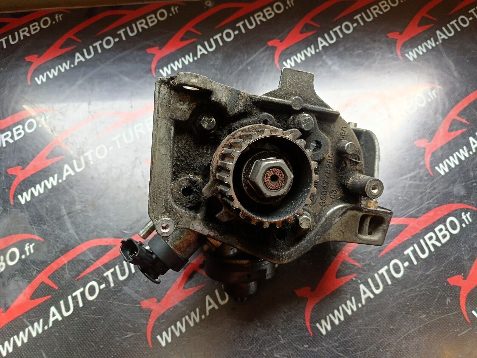POMPE A INJECTION PEUGEOT 2008 1.6eHDI 96CH REFERENCE: 9688499680