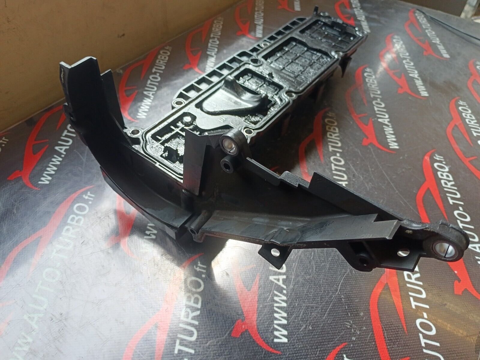 COUVRE CULASSE PEUGEOT 2008 1.6eHDI 96CH REFERENCE: M06042A190