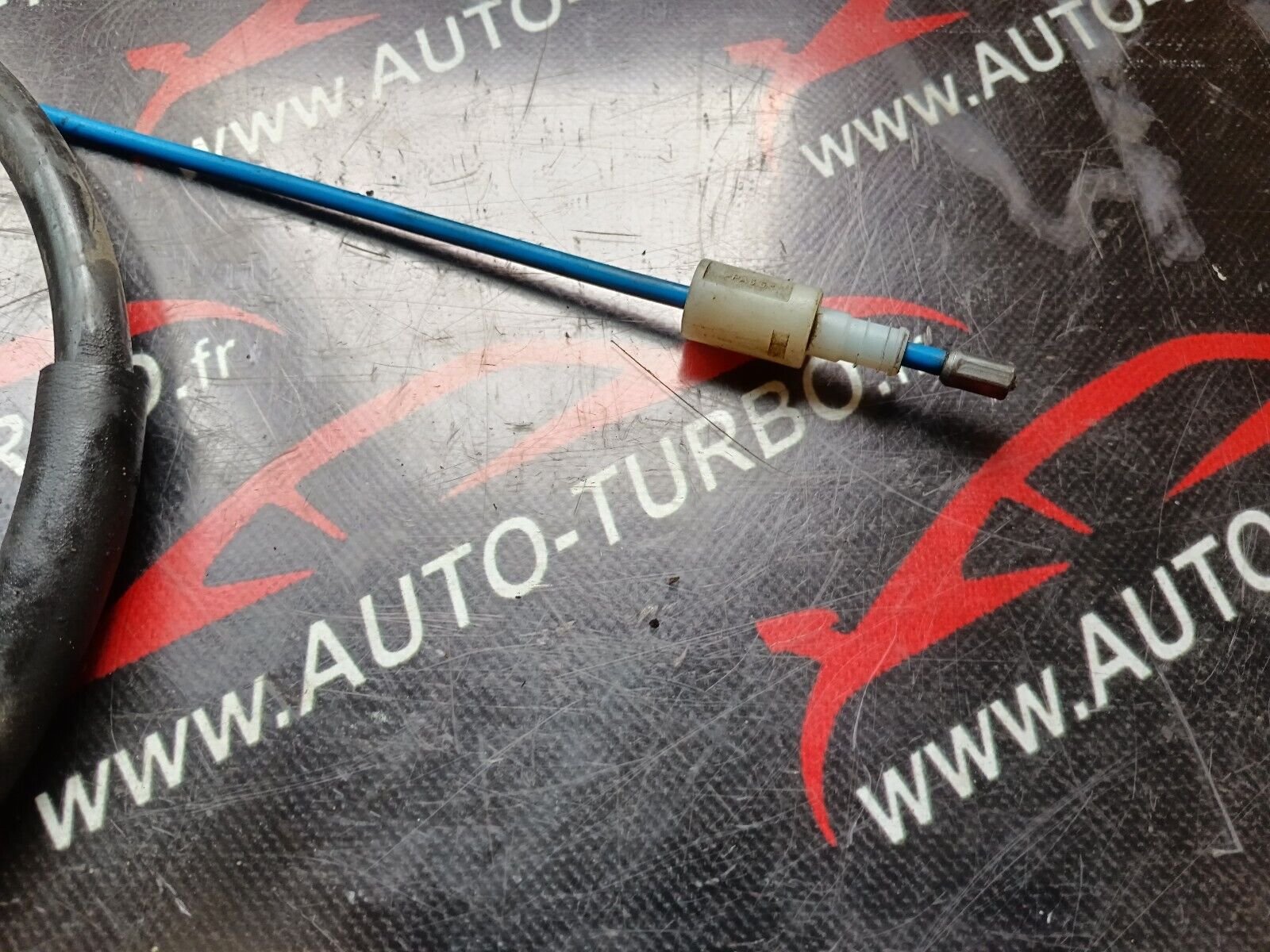 CABLE DE FREIN A MAIN PEUGEOT 2008 1.6eHDI 96CH REFERENCE: 9802570580