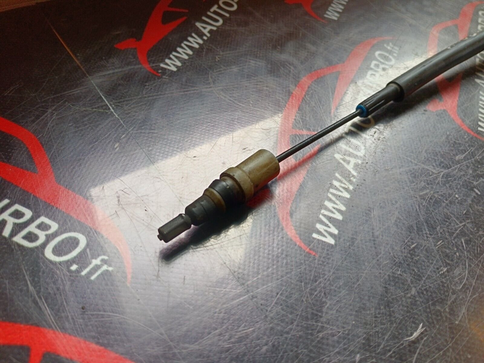 CABLE DE FREIN A MAIN PEUGEOT 2008 1.6eHDI 96CH REFERENCE: 9802570580