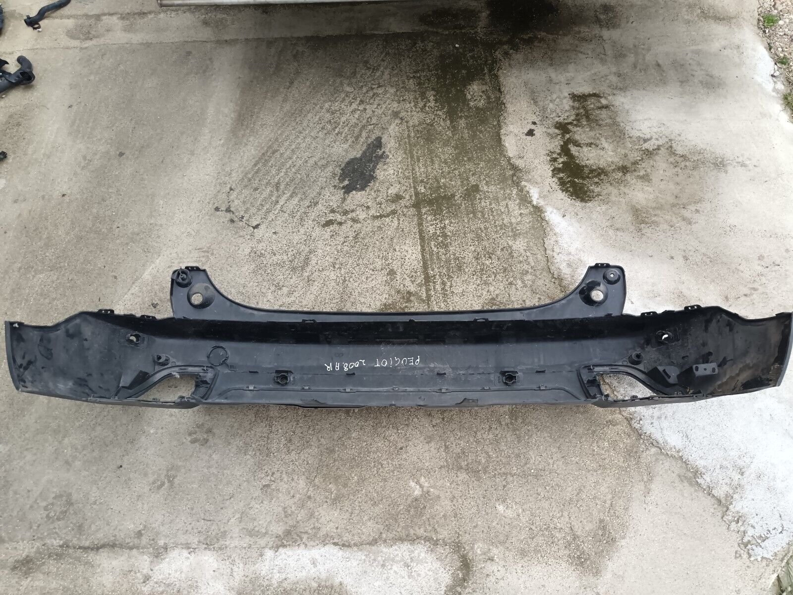 PARE-CHOC ARRIERE PEUGEOT 2008 1.6eHDI 96CH REFERENCE: 9801125577