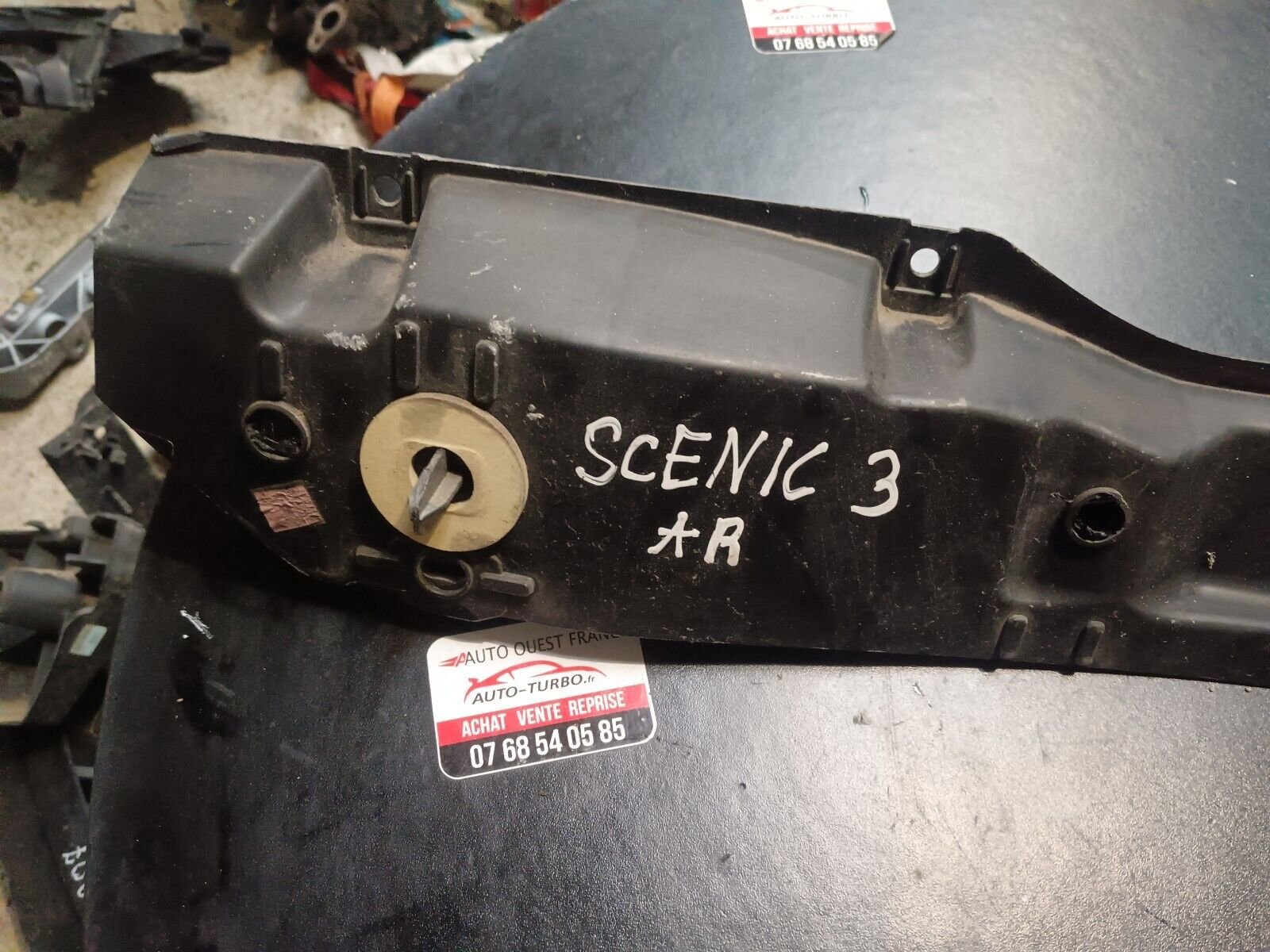 SUPPORT CENTRAL PARE-CHOC ARRIERE RENAULT SCENIC 3 REFERENCE: 850420002