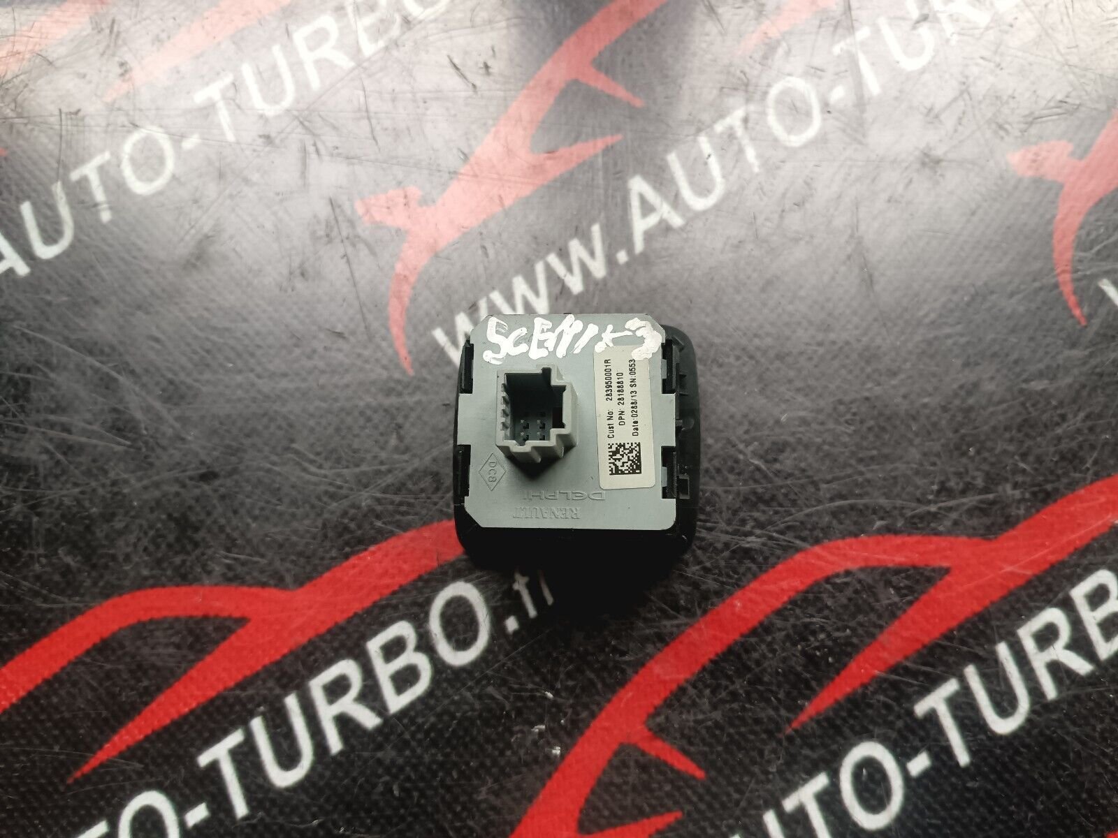 COMMANDE ORDINATEUR DE BORD RENAULT GRAND SCENIC 3 REFERENCE: 28131691