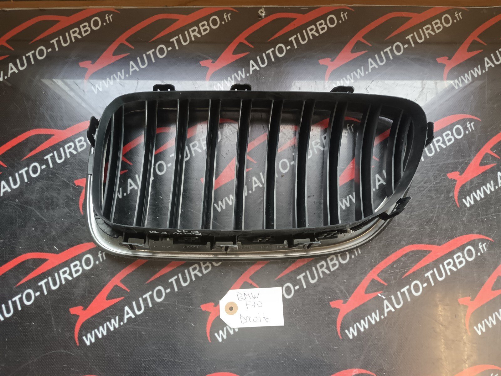 GRILLE CALANDRE DROIT BMW F10 REFERENCE: 7336478
