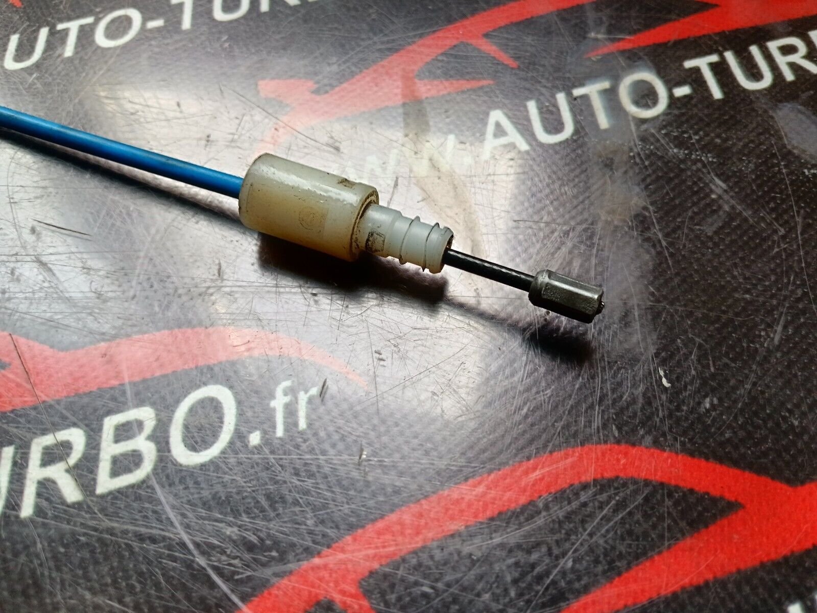 CABLE DE FREIN A MAIN PEUGEOT 2008 1.6eHDI 96CH REFERENCE: 9802570580