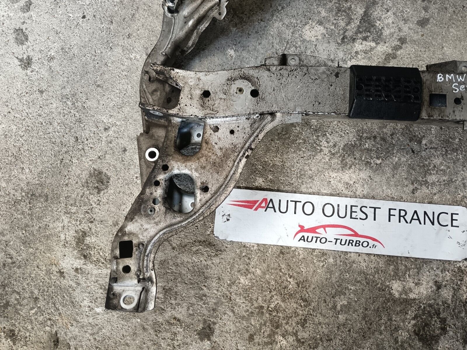 BERCEAU  BOITE BMW SERIE 1 E87 120i