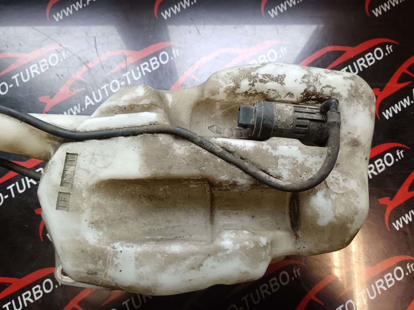 RESERVOIR LAVE GLACE ALFA ROMEO 159