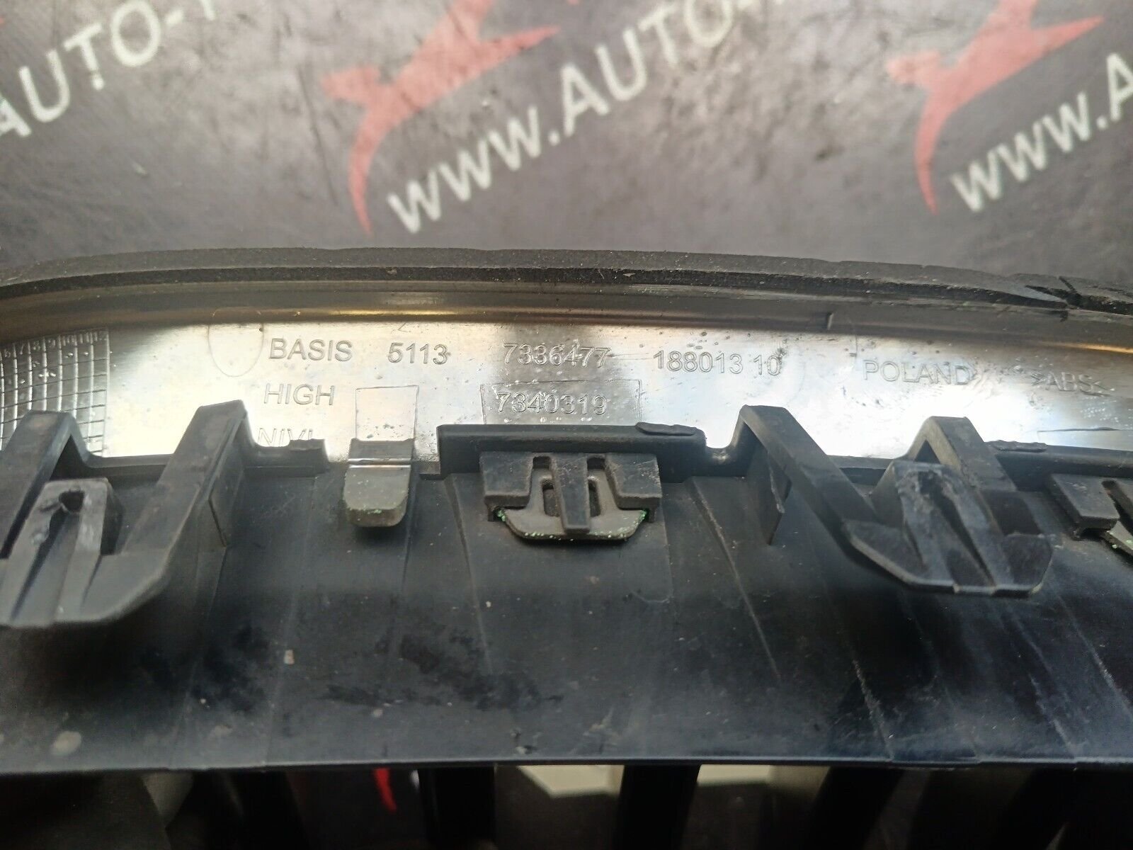 GRILLE CALANDRE GAUCHE BMW F10 REFERENCE: 7336477