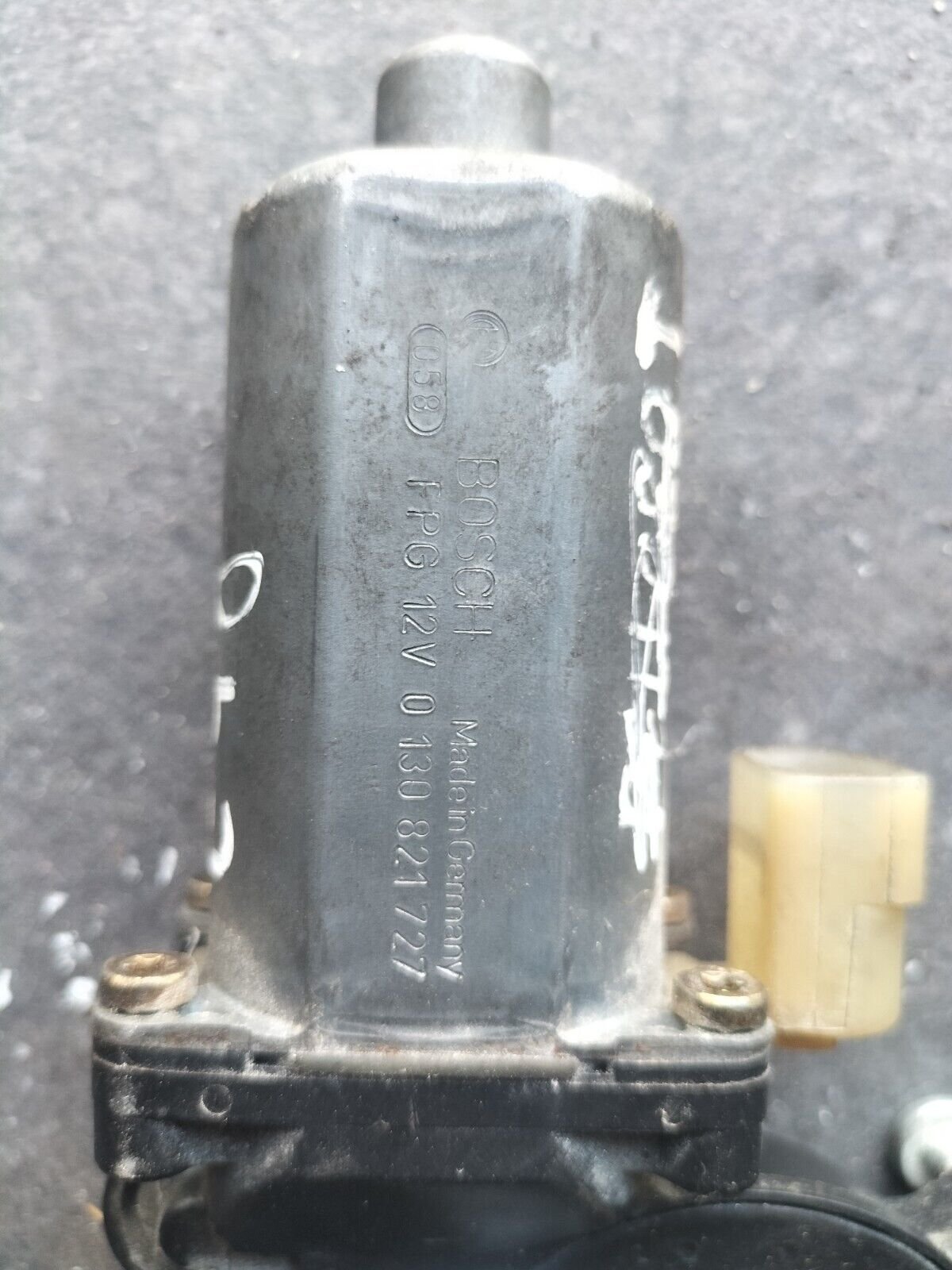 MOTEUR LEVE VITRE ARRIERE GAUCHE BMW SERIE 3 REFERENCE: 0130821727