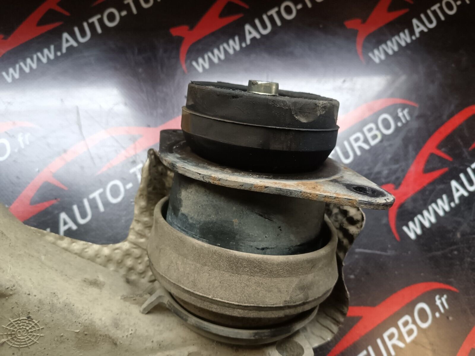 SUPPORT MOTEUR VOLKSWAGEN GOLF V 1.9 TDI 1H0199354H