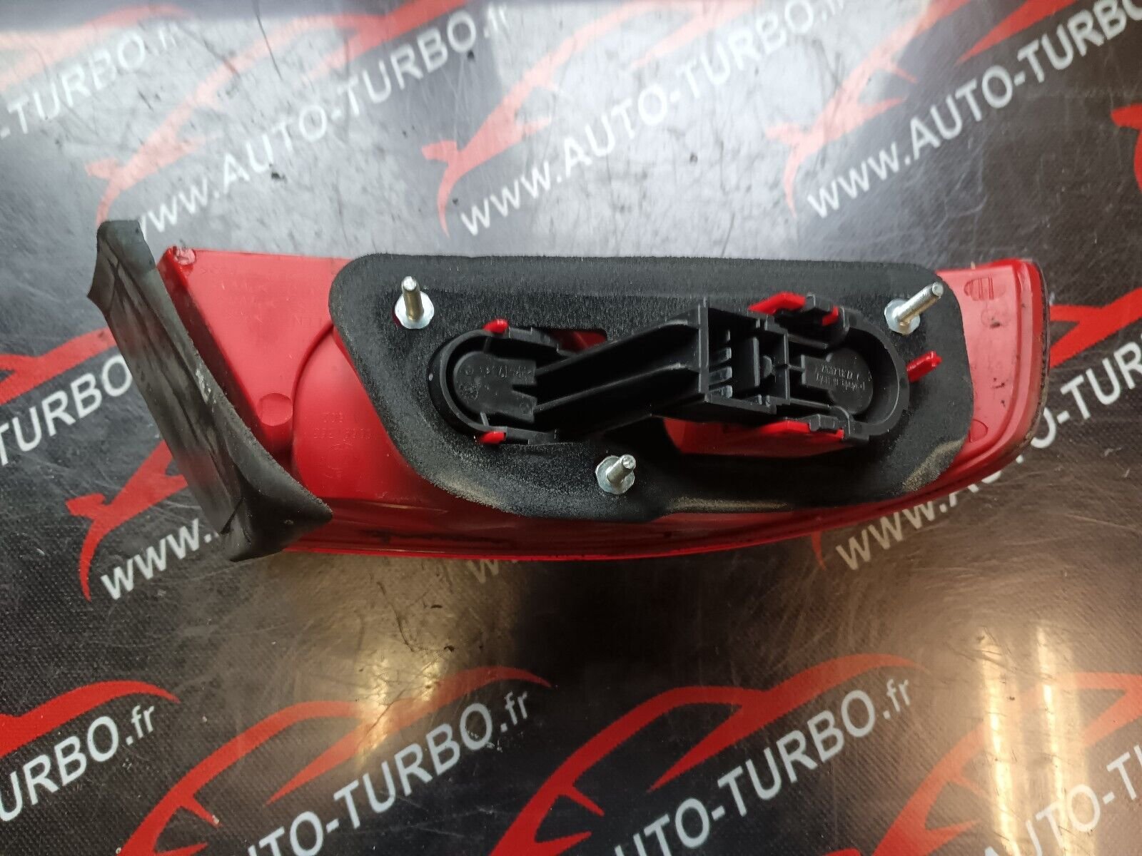 FEU ARRIERE DROIT ALFA ROMEO 159 REFERENCE: 60691363