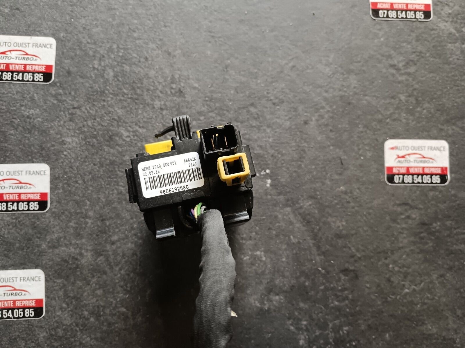 BOITIER FUSIBLES PSA BLUEHDI PEUGEOT 308II SW REFERENCE: 9806192580