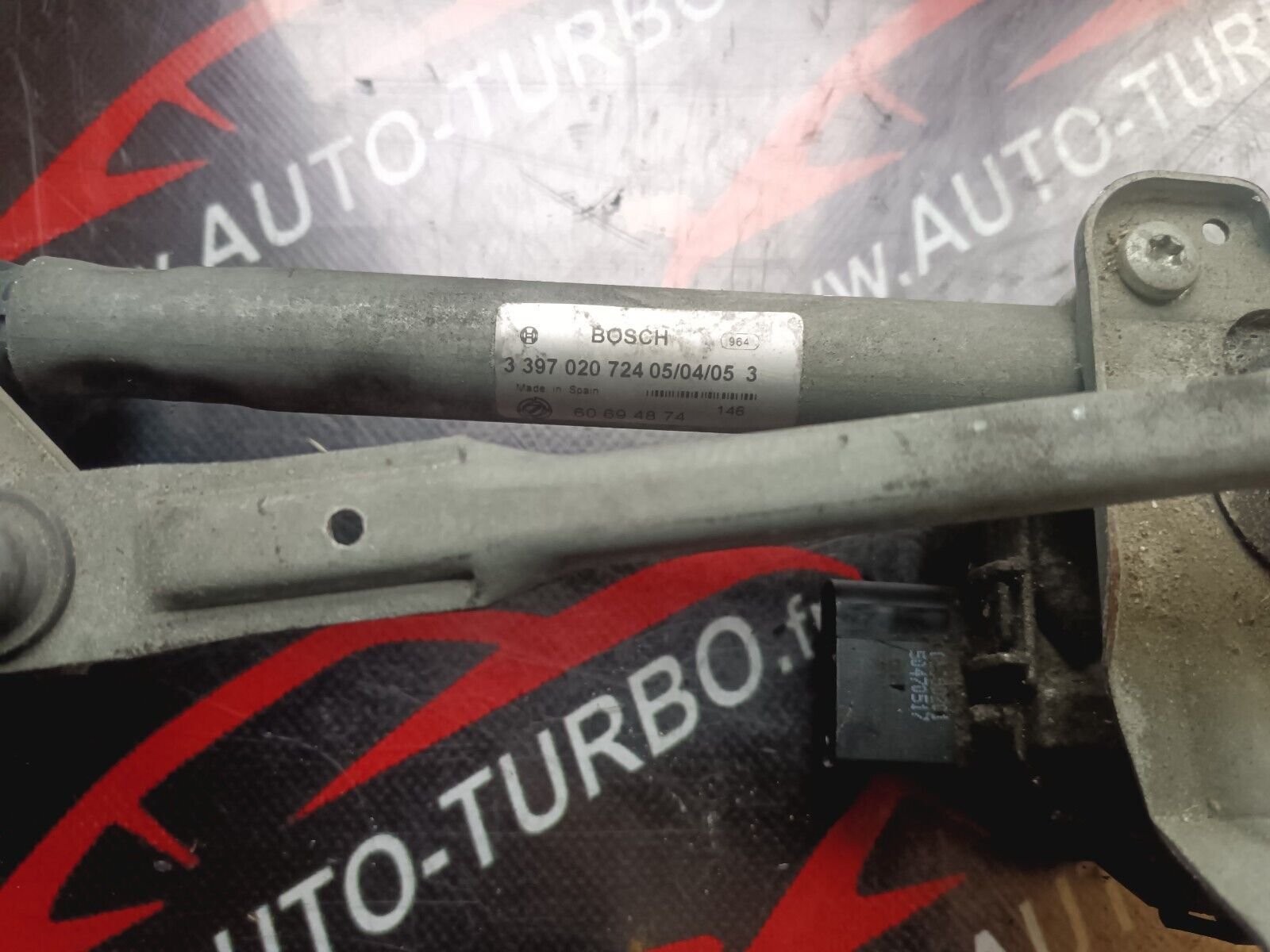 MOTEUR ESSUI GLACE ALFA ROMEO 159 REFERENCE: 60694874