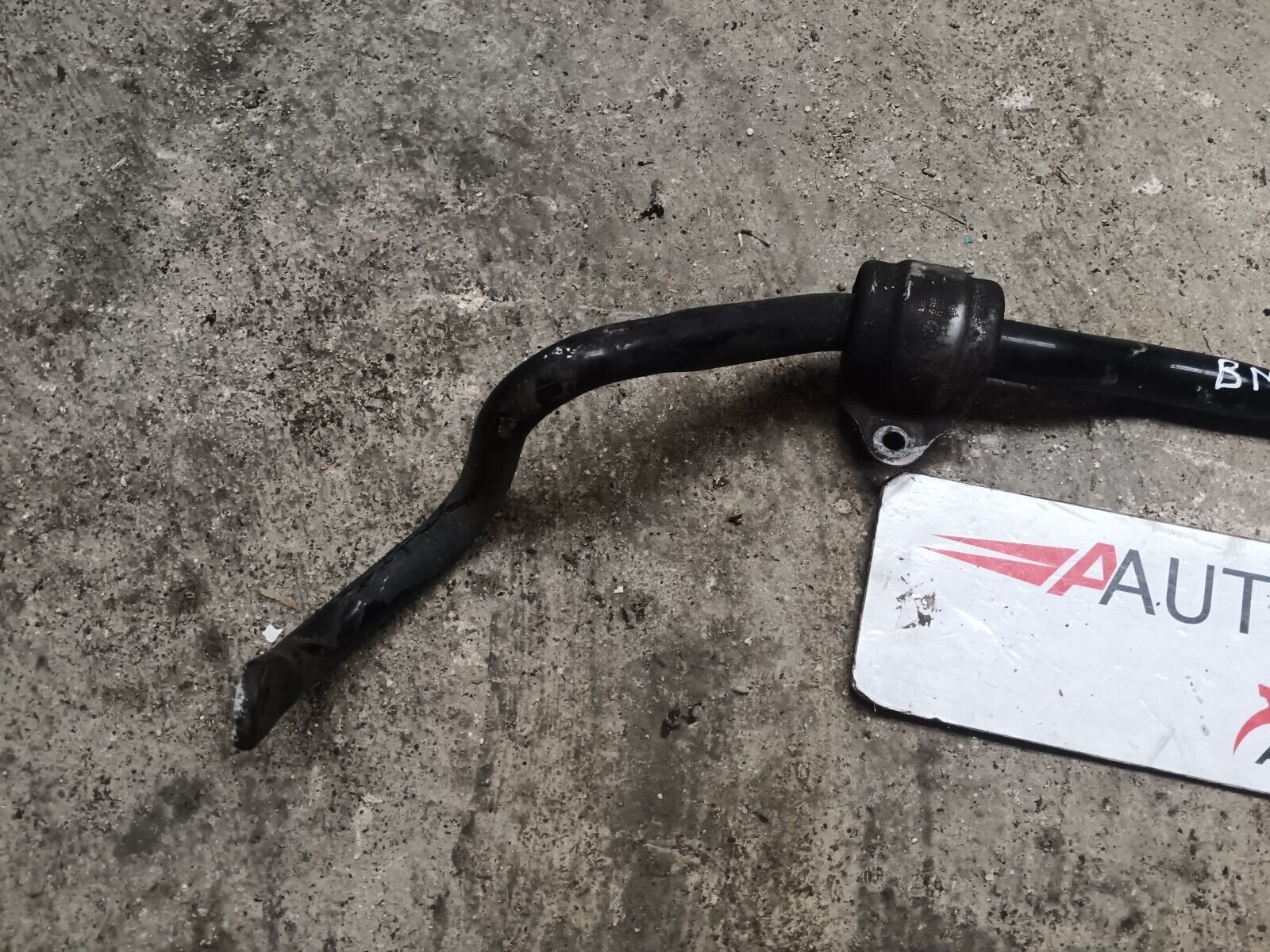 BARRE STABILISATRICE AVANT BMW SERIE 1 REFERENCE: 31356768828