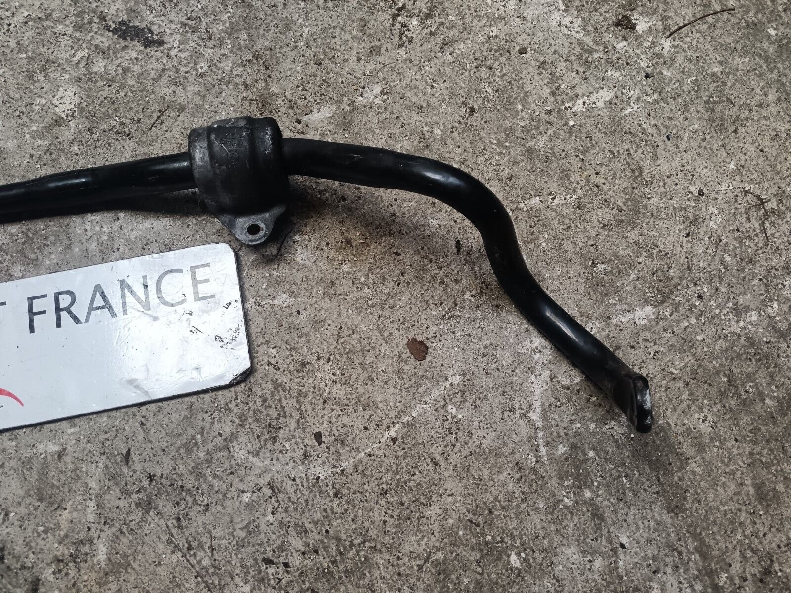 BARRE STABILISATRICE AVANT BMW SERIE 1 REFERENCE: 31356768828