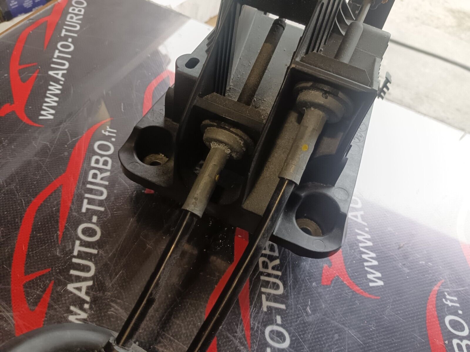 LEVIER DE VITESSE PEUGEOT 308 HDI 110CH REFERENCE: 9684581680