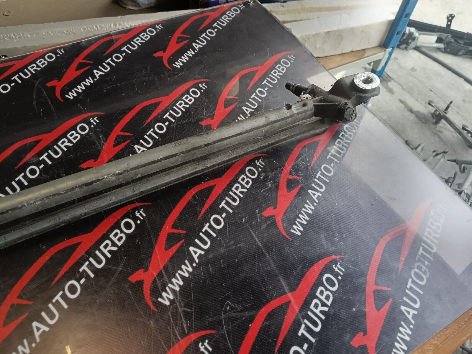 MOTEUR ESSUIE GLACE PEUGEOT 3081.6 HDI REFERENCE: 9680476880