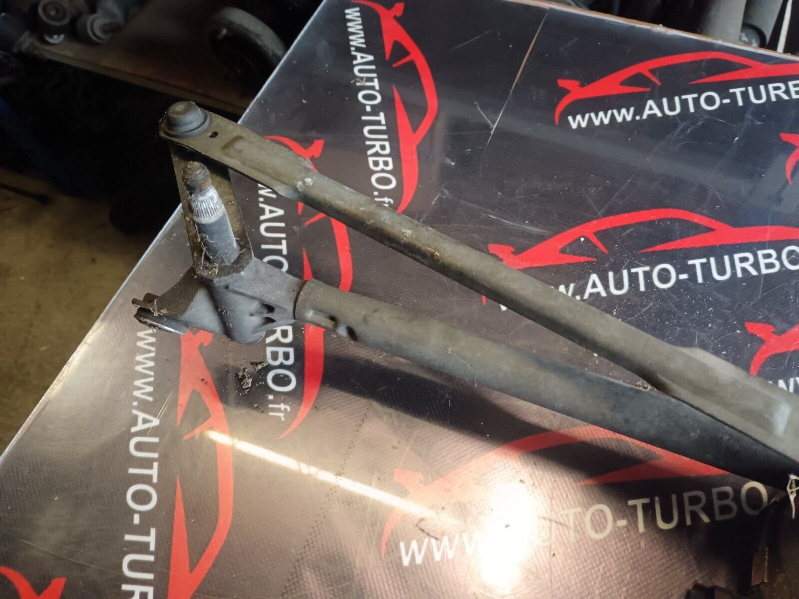 MOTEUR ESSUIE GLACE PEUGEOT 3081.6 HDI REFERENCE: 9680476880