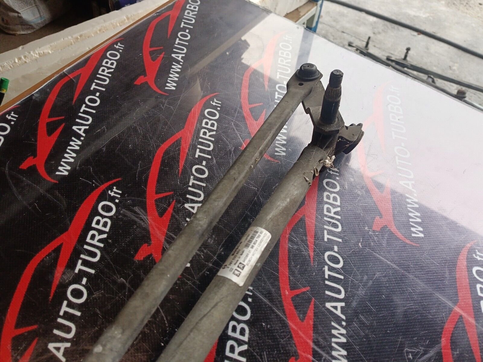 MOTEUR ESSUIE GLACE PEUGEOT 3081.6 HDI REFERENCE: 9680476880