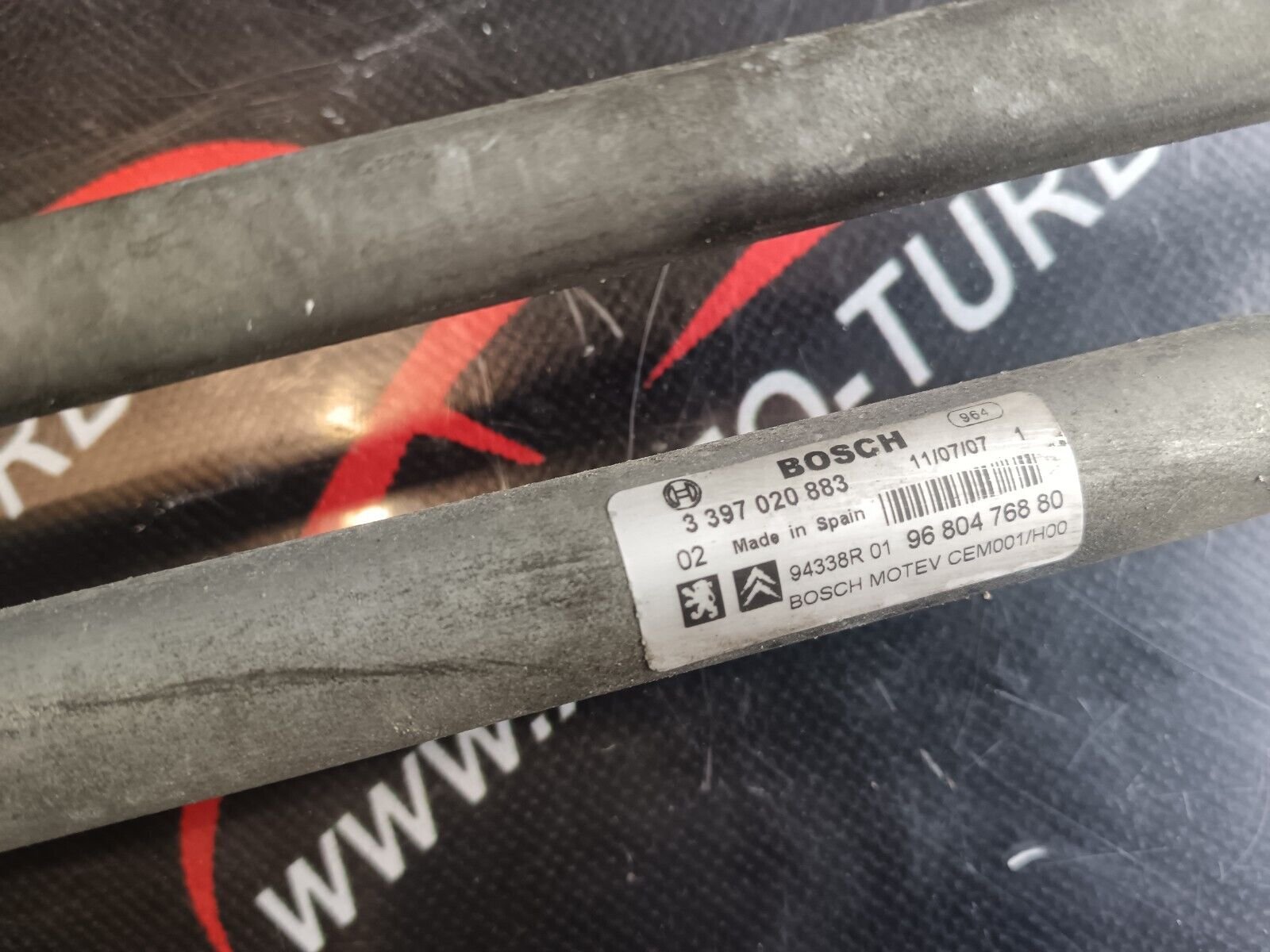 MOTEUR ESSUIE GLACE PEUGEOT 3081.6 HDI REFERENCE: 9680476880