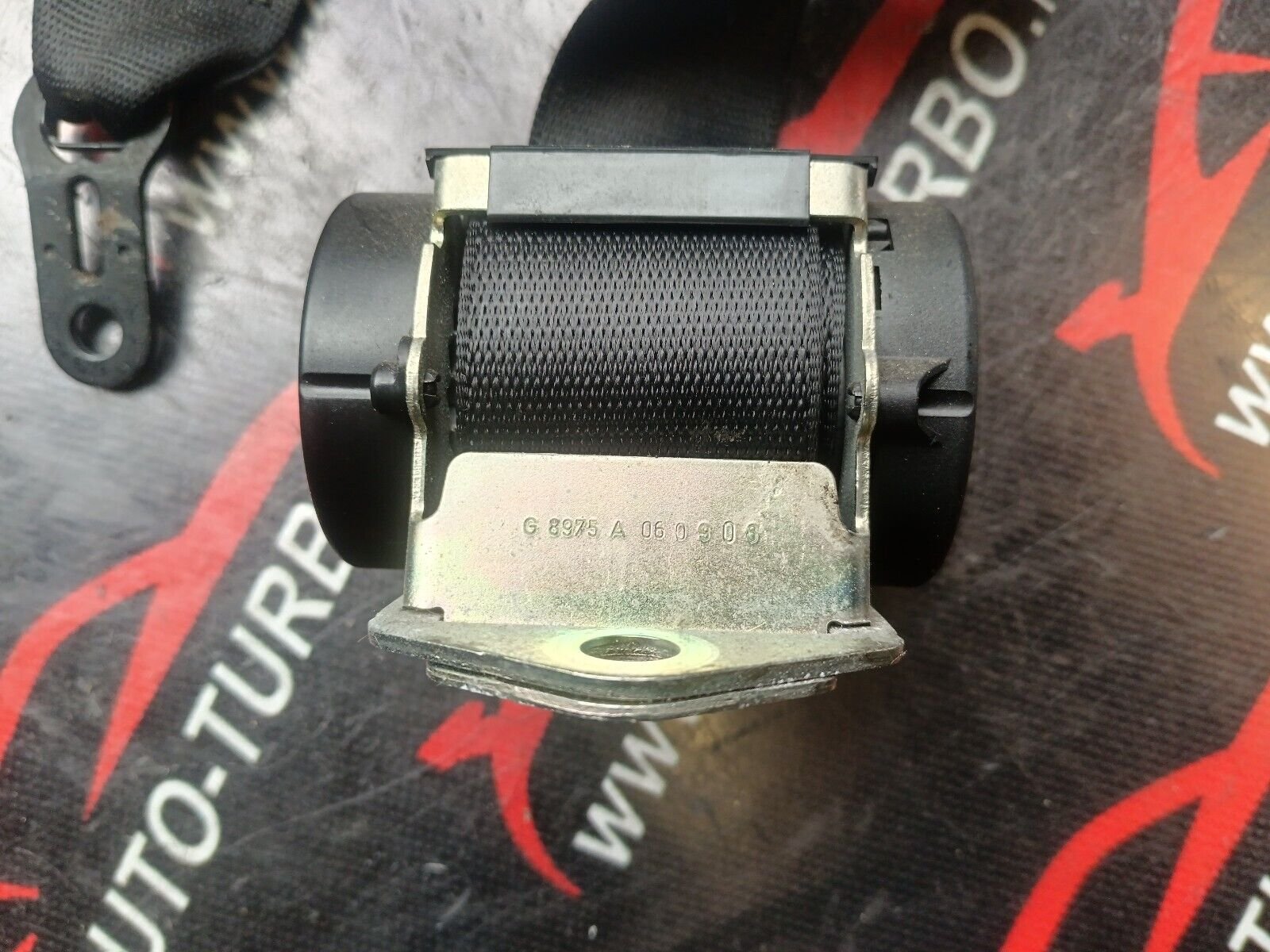 CEINTURE DE SECURITE  ARRIERE GAUCE DROITE  BMW SERIE 1 E87 607051100B