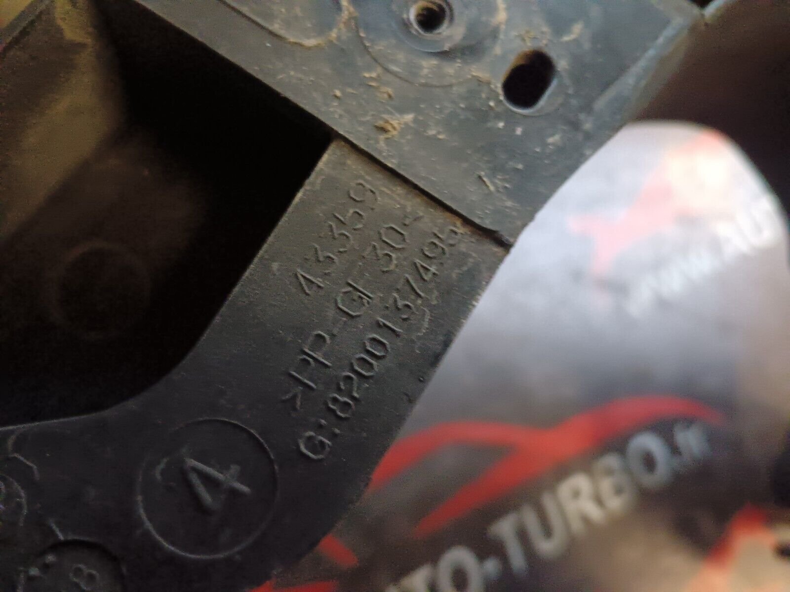 SUPPORT PHARE AVANT GAUCHE RENAULT SCENIC 2 REFERENCE: 8200137495