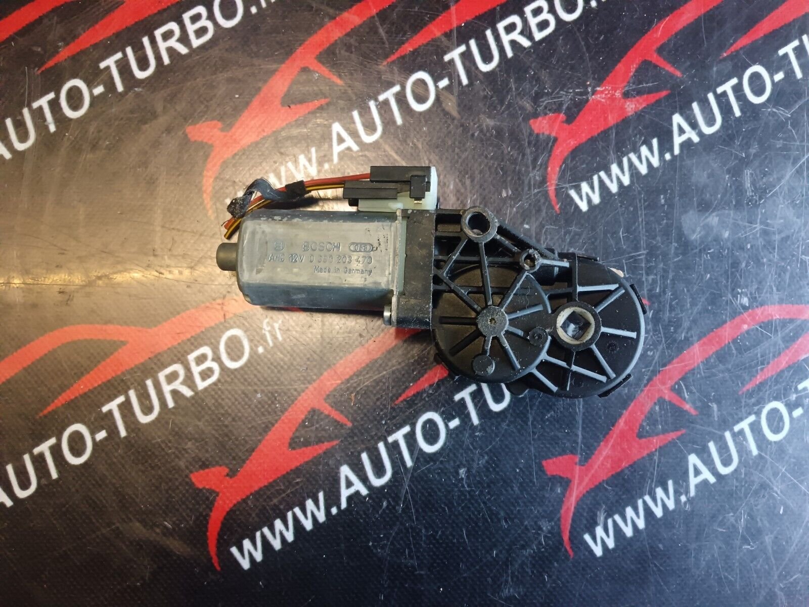 MOTEUR LEVE VITRE AVANT DROIT AUDI A5 REFERENCE: 0390203470