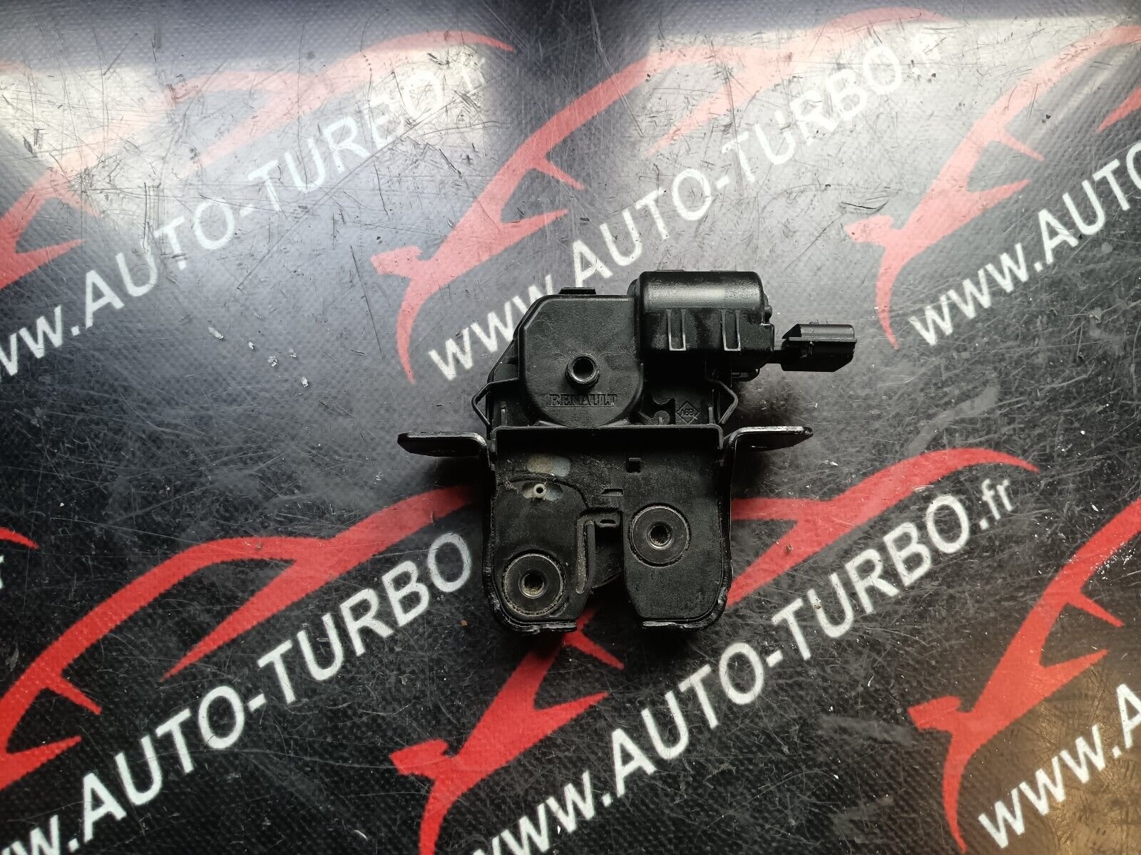 SERRURE DE HAYON RENAULT SCENIC 3 REFERENCE: 84630003