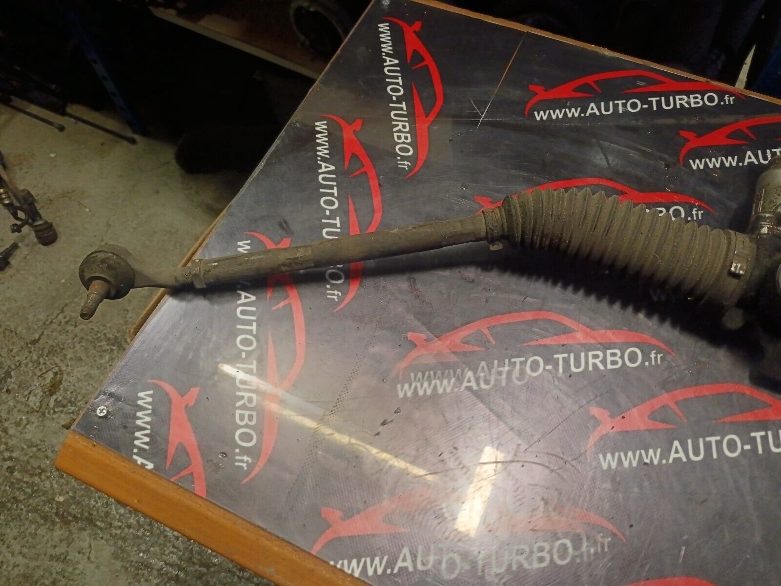 CREMAILLERE DE DIRECTION ASSISTE PEUGEOT 406 REFERENCE: 96229111010