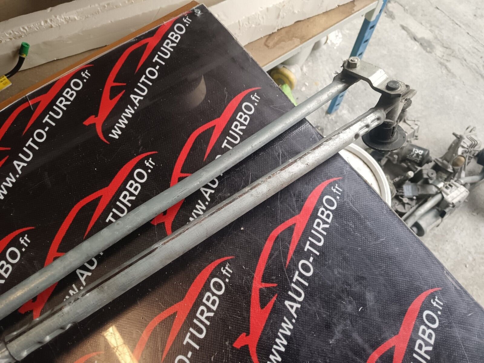 MOTEUR ESSUIE GLACE OPEL ASTRA J REFERENCE: 1397220623