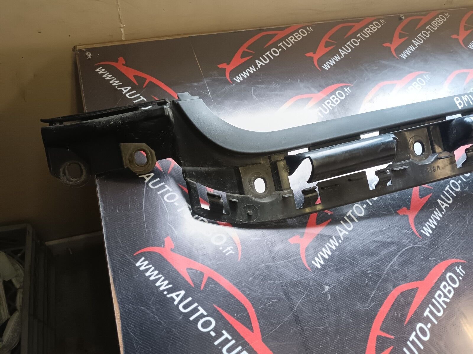 MOULURE PARE-CHOC ARRIERE BMW SERIE 1 120i E87 REFERENCE: 7058521