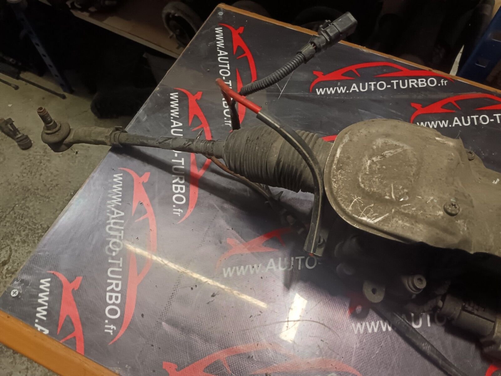 CREMAILLERE DE DIRECTION ASSISTE VOLKSWAGEN EOS PASSAT REFERENCE: 7805501277