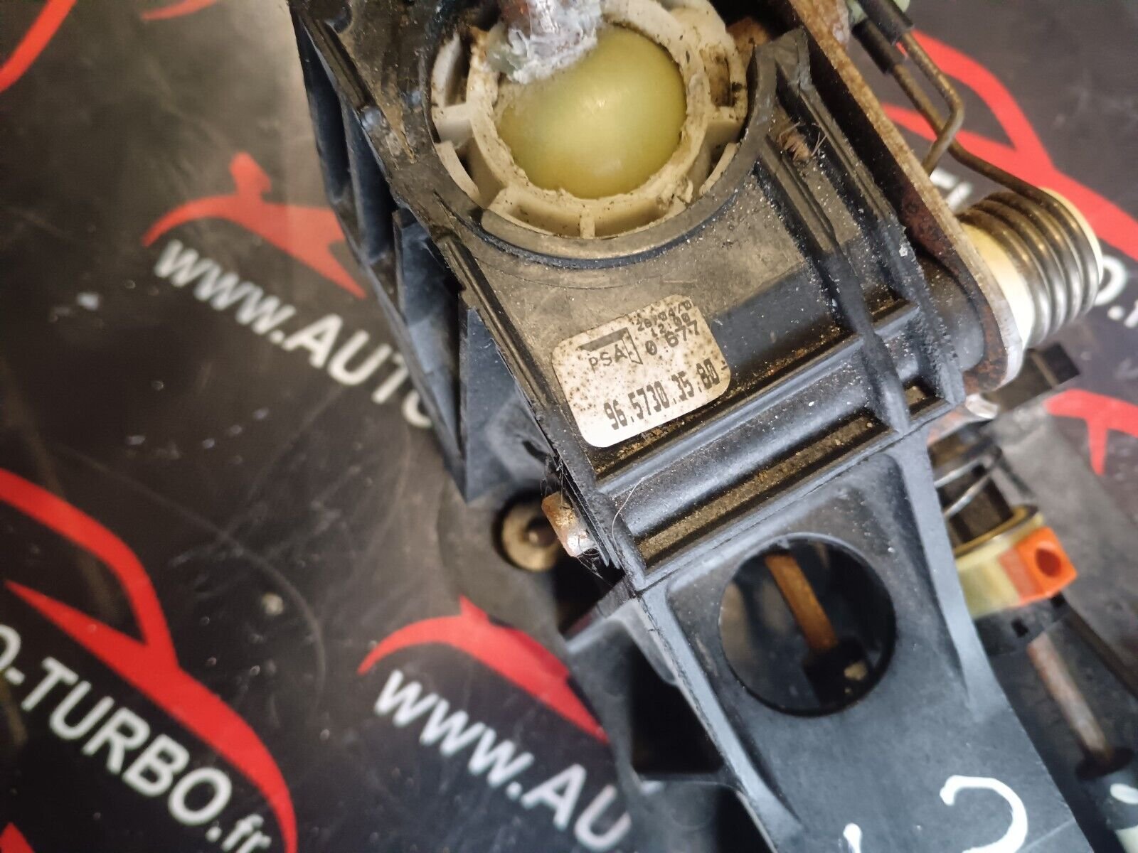 LEVIER DE VITESSE CITROEN C4 REFERENCE: 9657303580