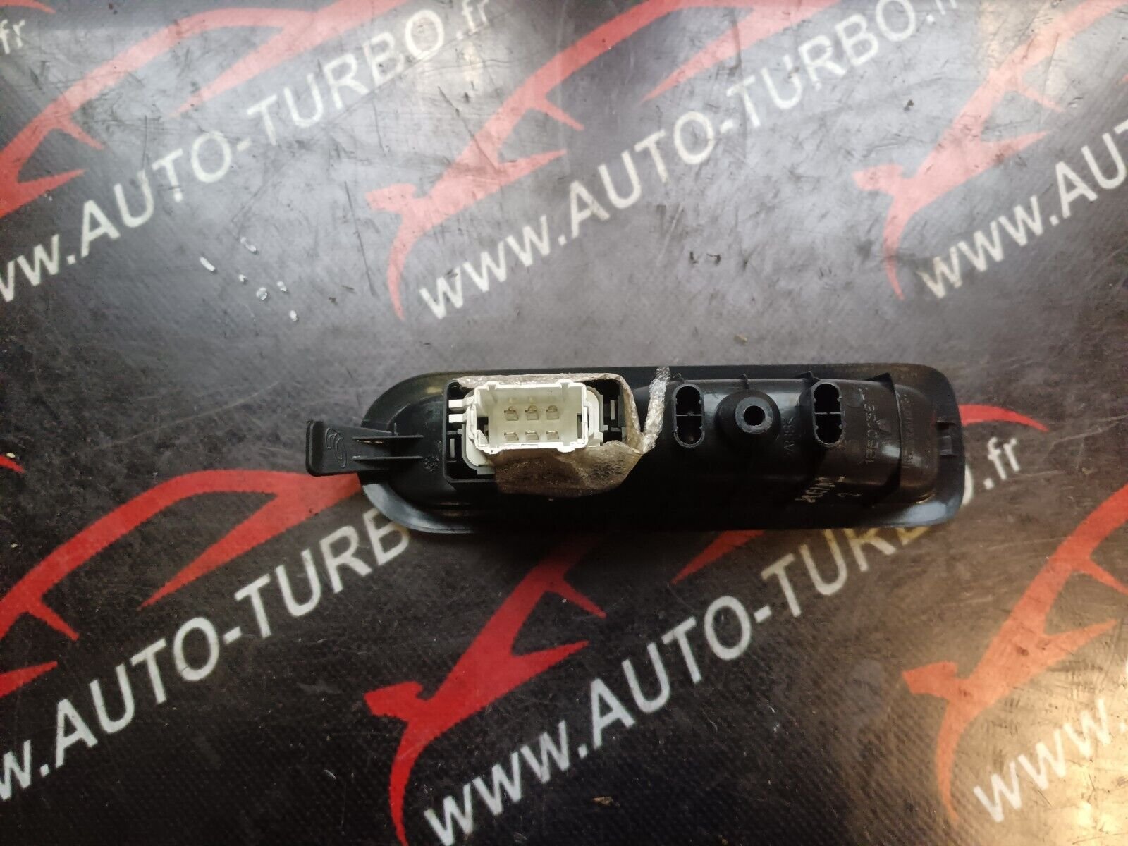COMMANDE LEVE VITRE ARRIERE DROIT RENAULT SCENIC 2 REFERENCE: 156013870