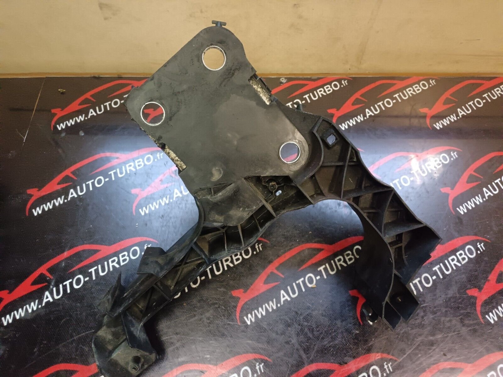 SUPPORT PHARE AVANT DROIT RENAULT SCENIC 2 REFERENCE: 8200137496