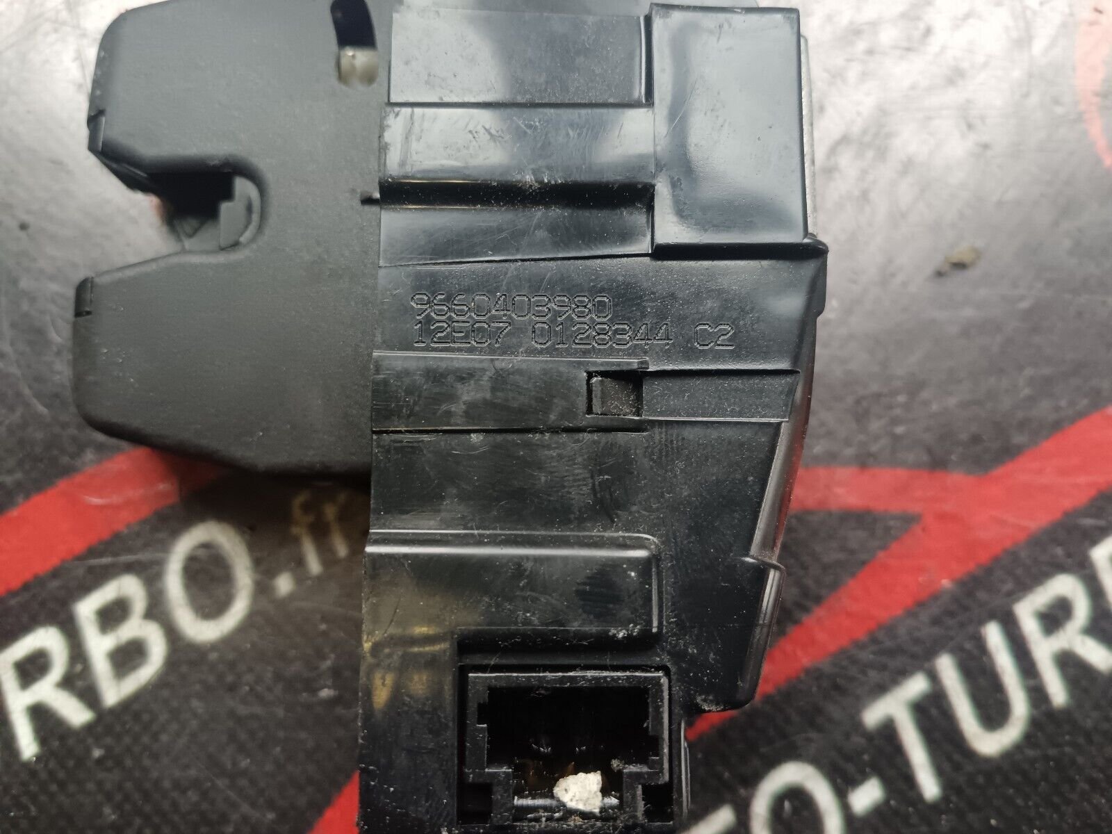 SERRURE DE HAYON CITROEN C4 PICASSO REFERENCE: 9660403980