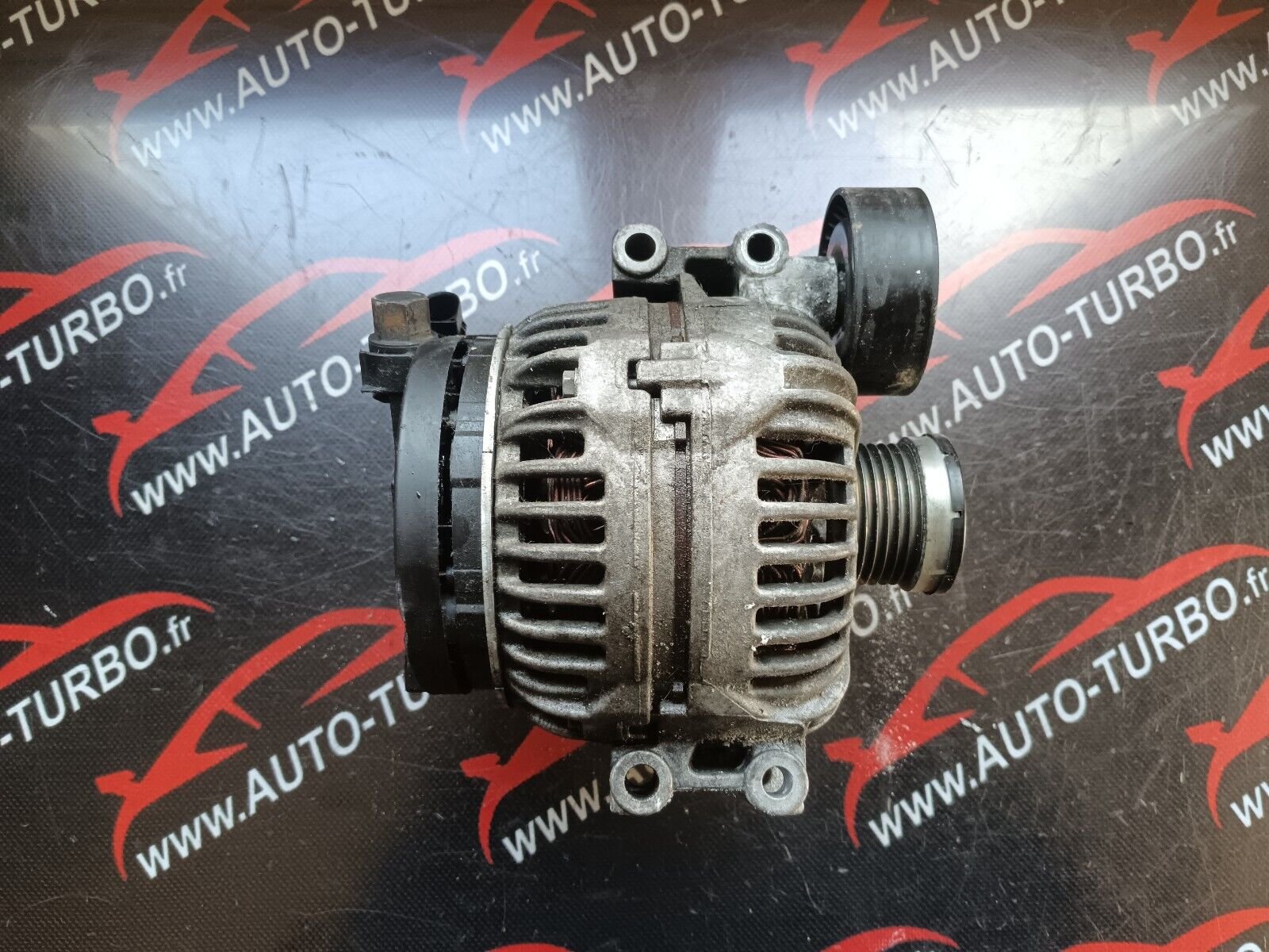 ALTERNATEUR  BMW SERIE 1 120i E87 SERIE 3 REFERENCE: 7532966