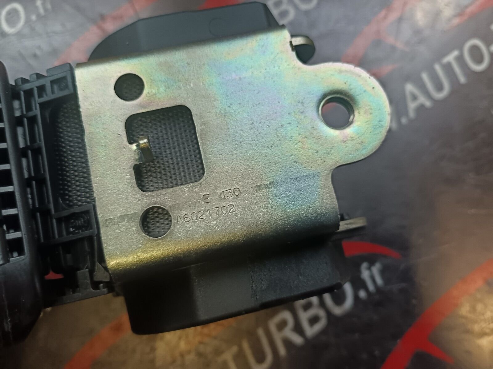 CEINTURE ARRIERE CENTRALE RENAULT SCENIC 2 REFERENCE: A6021702