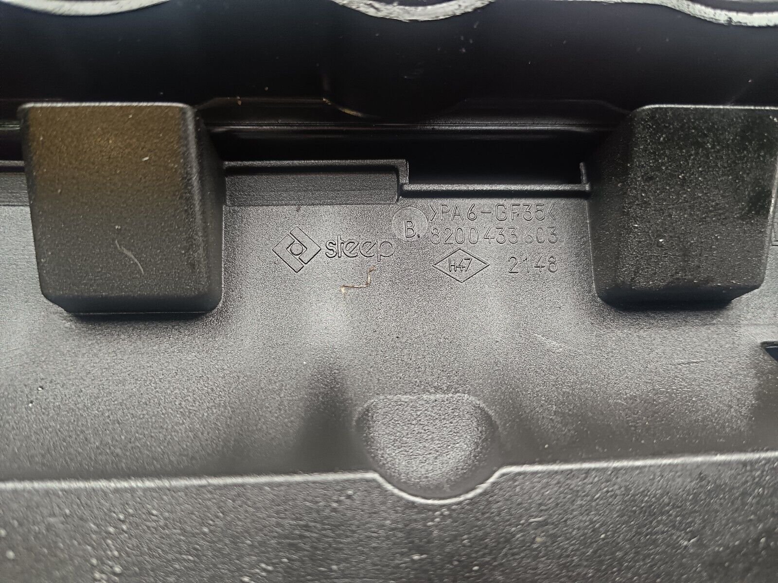 COUVRE-CILASSE CACHE CULBUTEUR RENAULT SCENIC 2 REFERENCE: 8200433603