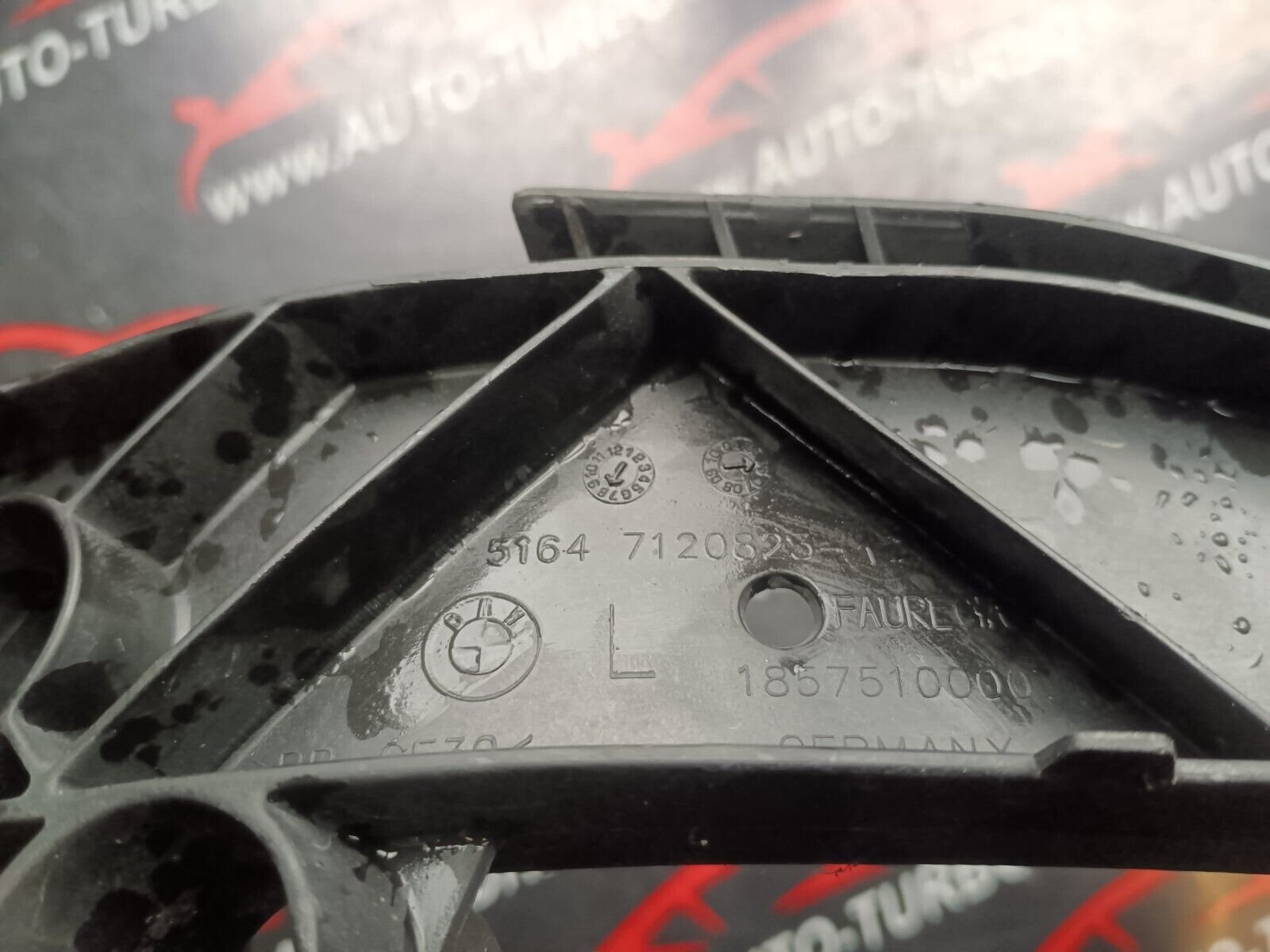 SUPPORT PARE-CHOC AVANT GAUCHE BMW SERIE 1 REFERENCE: 7120823