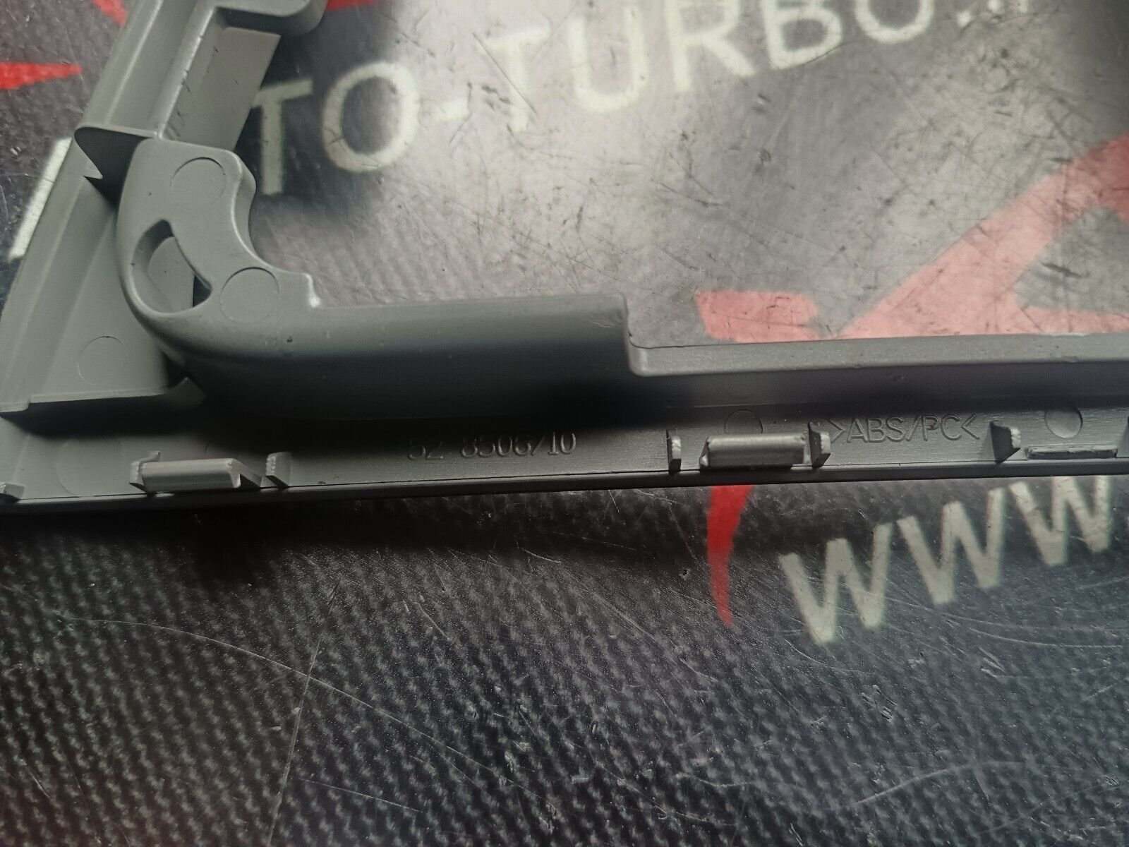 MOULURE BMW 520D F10 REFERENCE: 528506