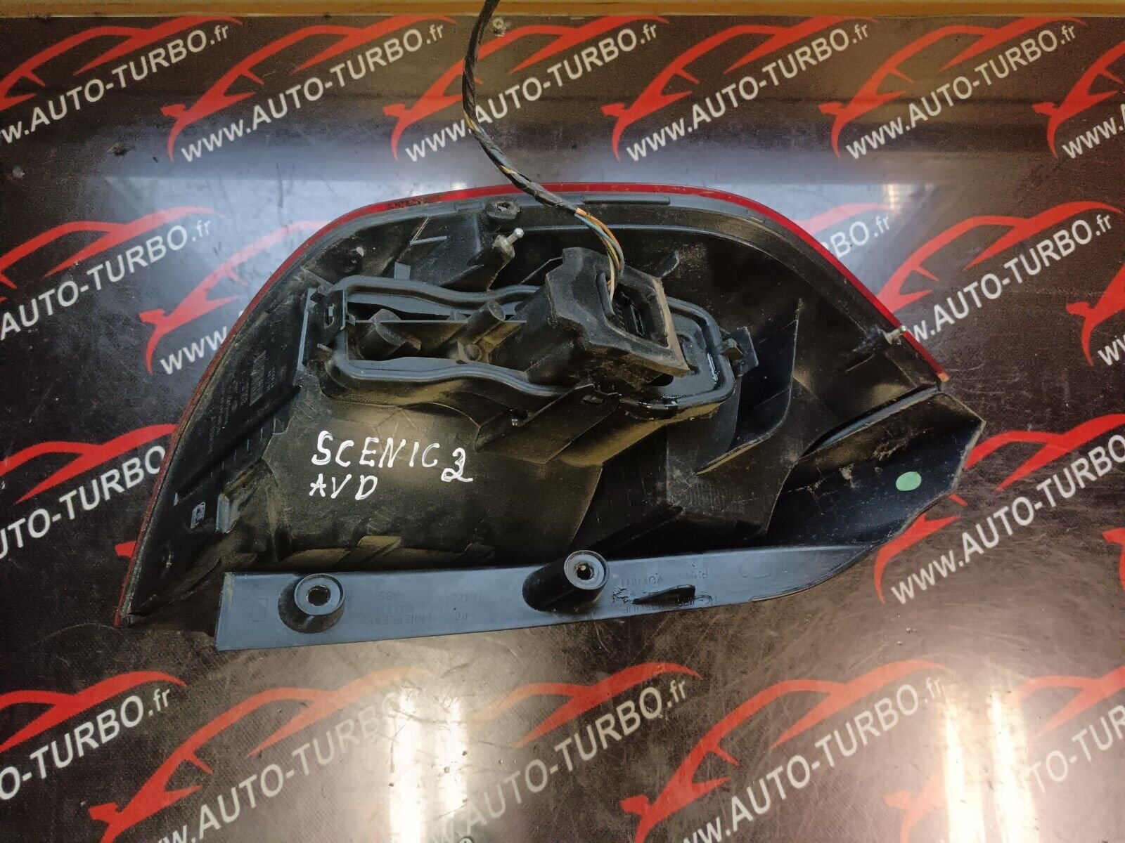 FEU ARRIERE DROIT RENAULT SCENIC 2 REFERENCE:  8200474327