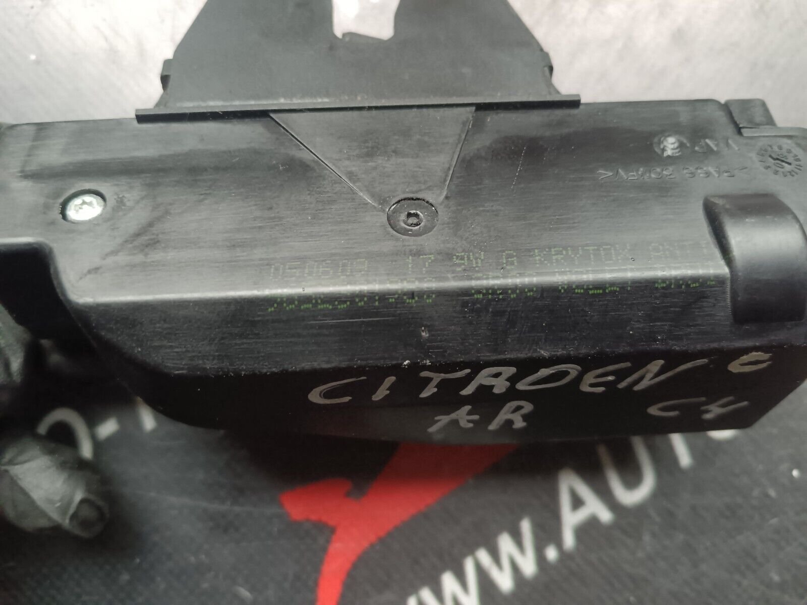 SERRURE DE COFFRE CITROEN C4 REFERENCE: 9652301980