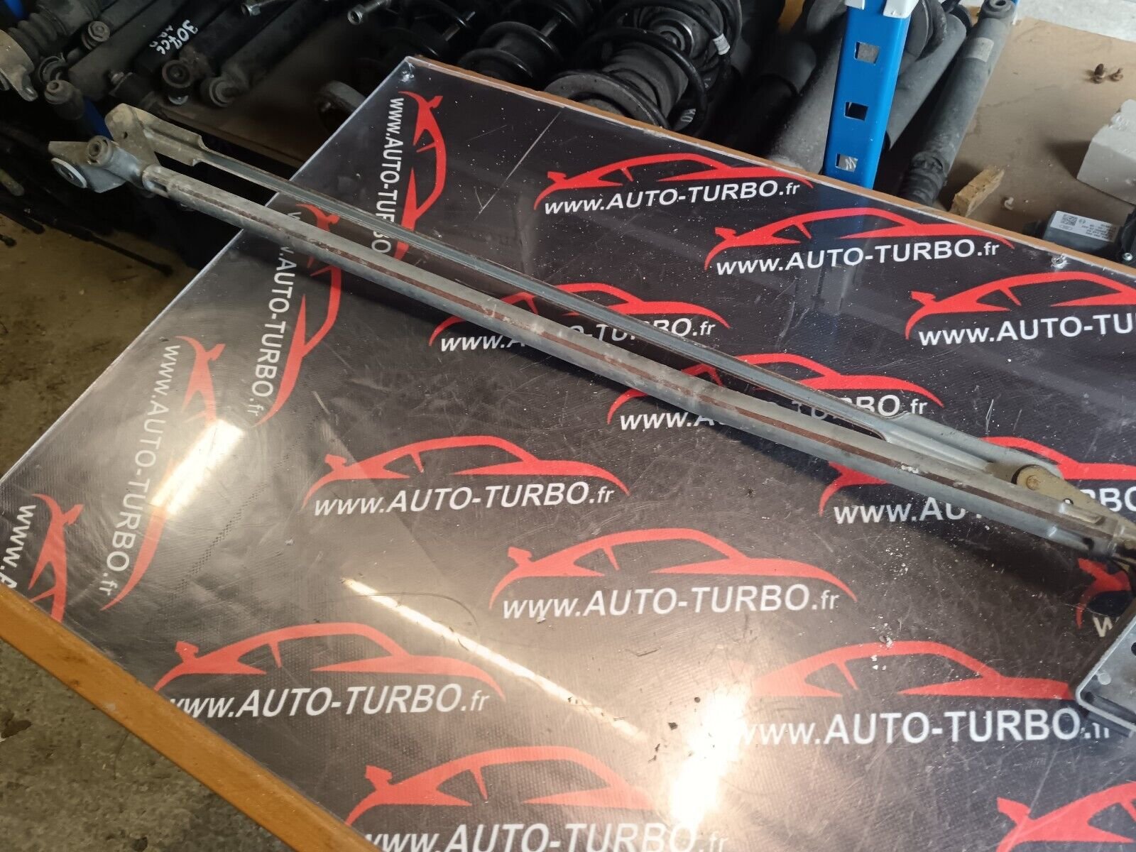 MOTEUR ESSUIE GLACE PEUGEOT 307cc REFERENCE 404638