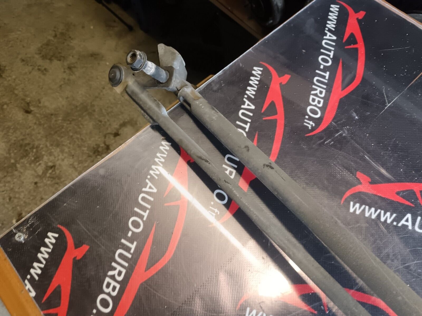 MOTEUR ESSUIE GLACE PEUGEOT 307cc REFERENCE 404638