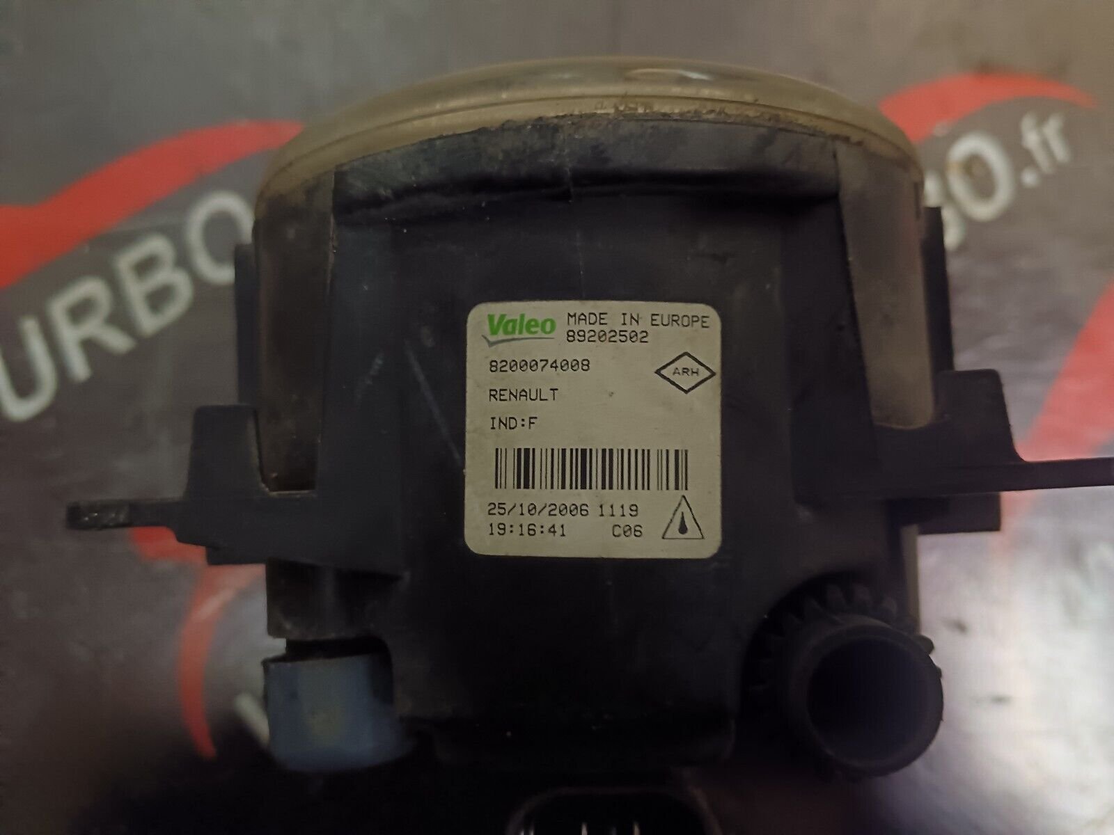 PHARE ANTI BROUILLARD RENAULT SCENIC 2 REFERENCE: 8200074008